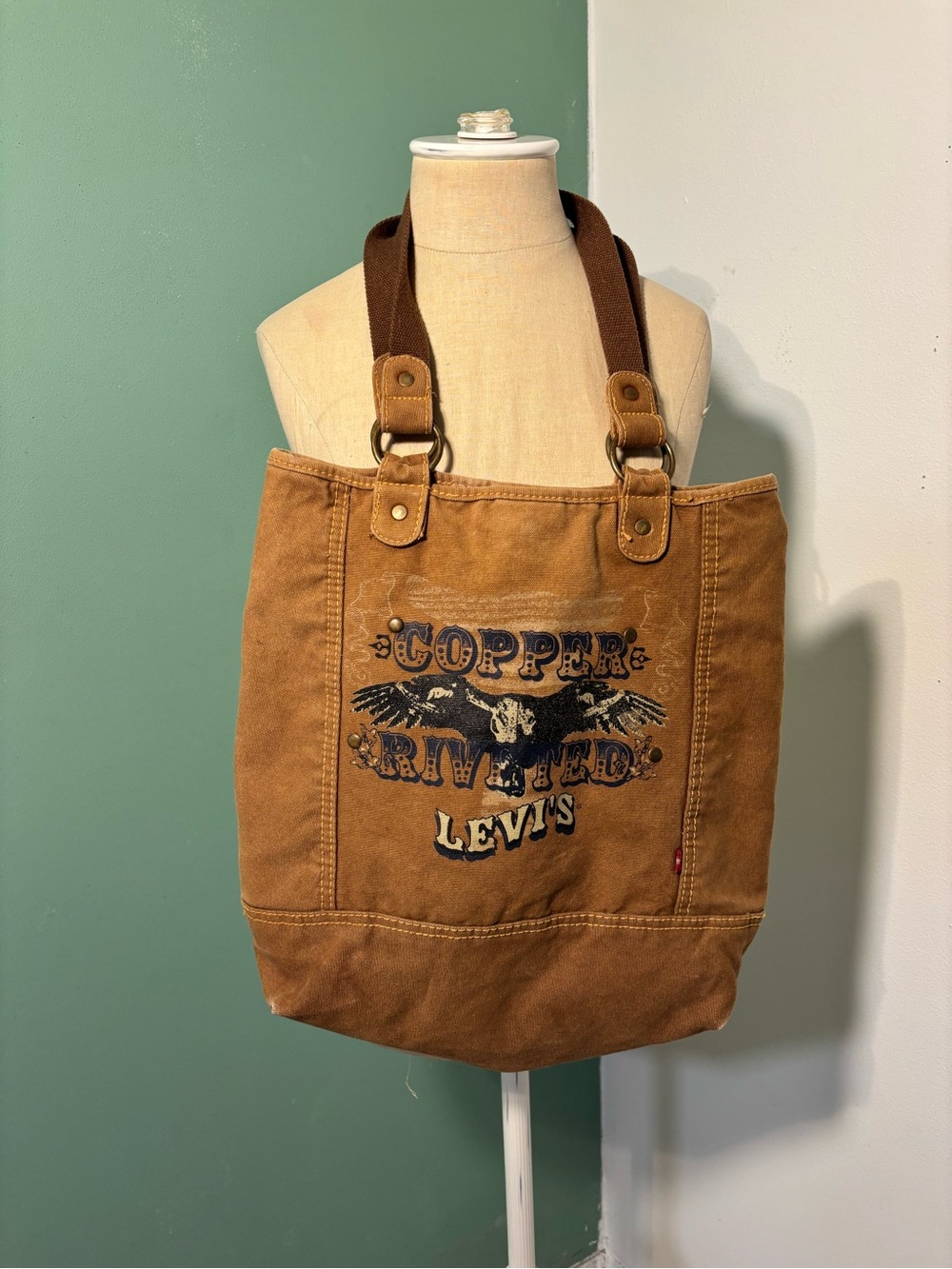Vintage 1970’s Levi's tan brown canvas messenger tote with dark brown straps